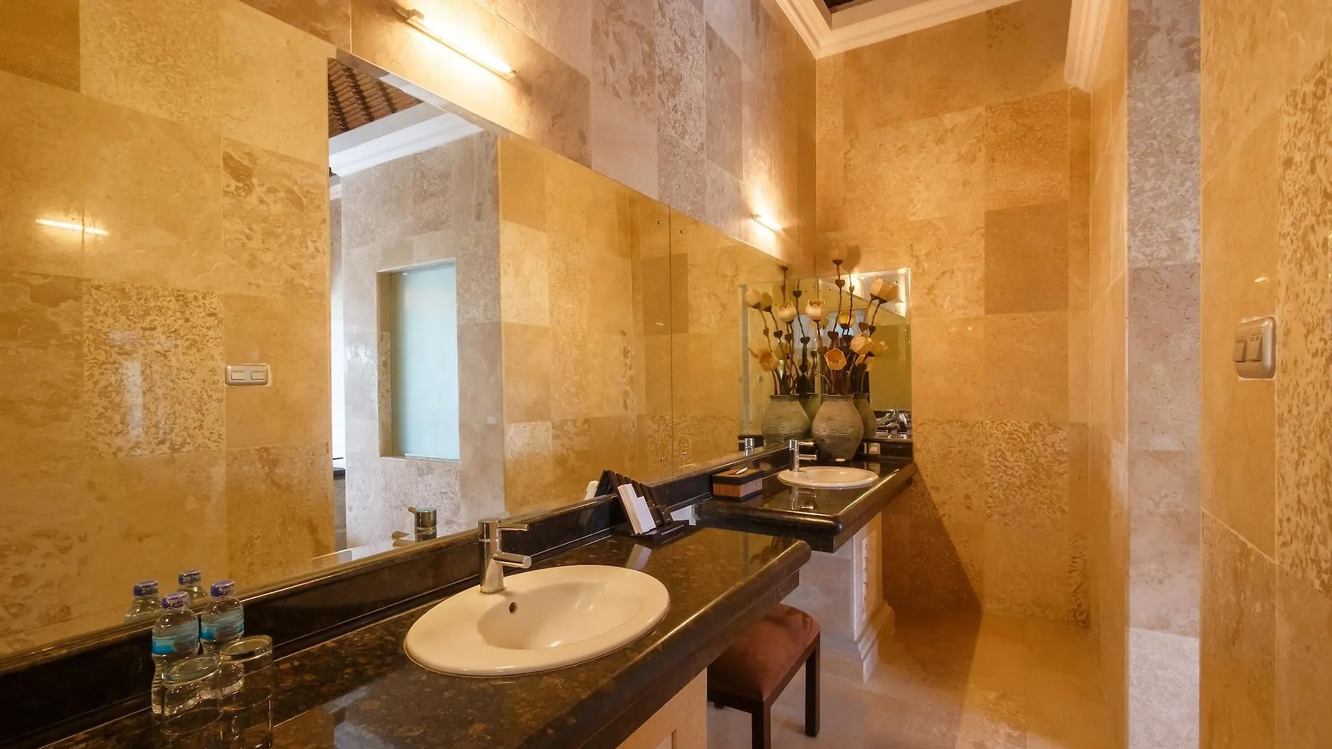 Dreamland Villa Kuta  Hotel